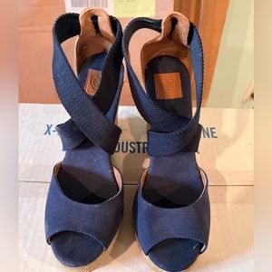 Tory burch sandal size 7